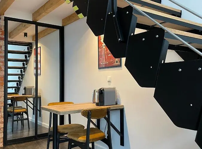 Off Side Story Lejlighed *